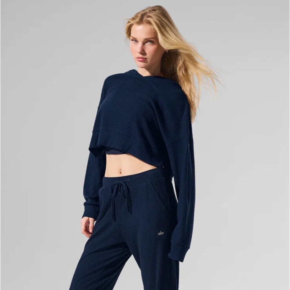 Alo Yoga Muse Hoodie in Navy Size Small